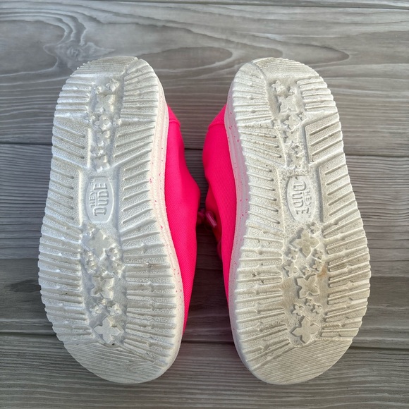 Girls size 9 Hey Dude - Picture 5 of 6